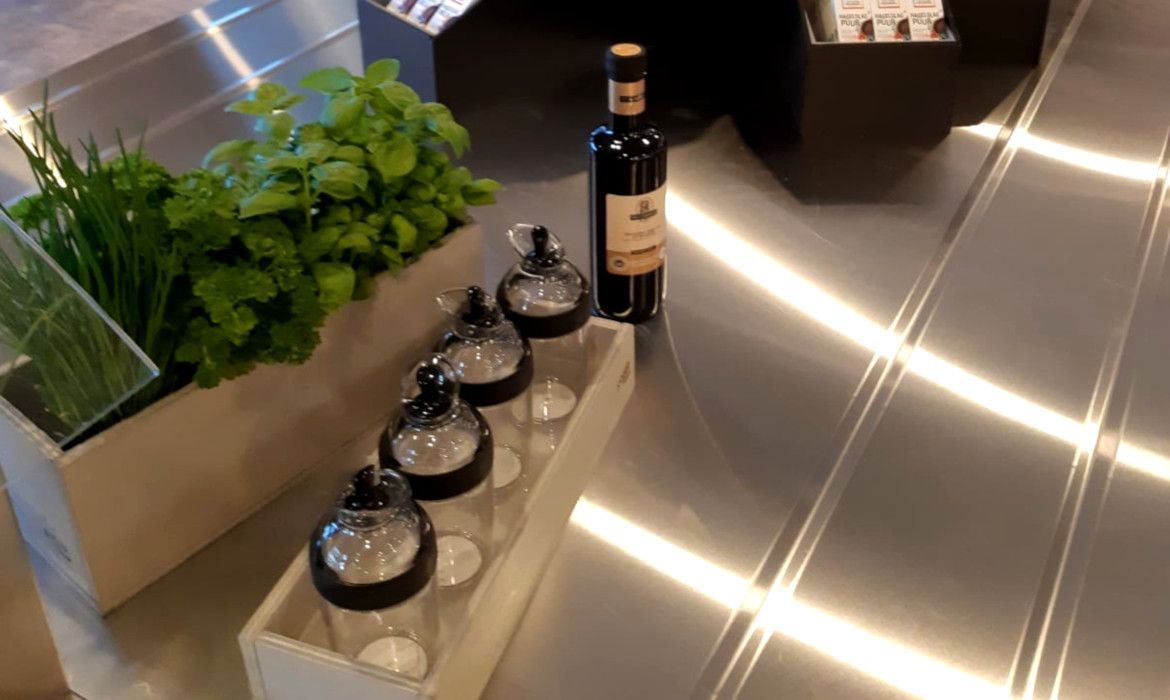 Uitgiftebuffetten met frontbekleding