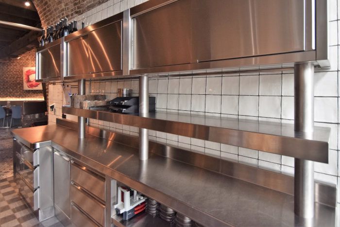 RVS grootkeuken RVS wandkasten